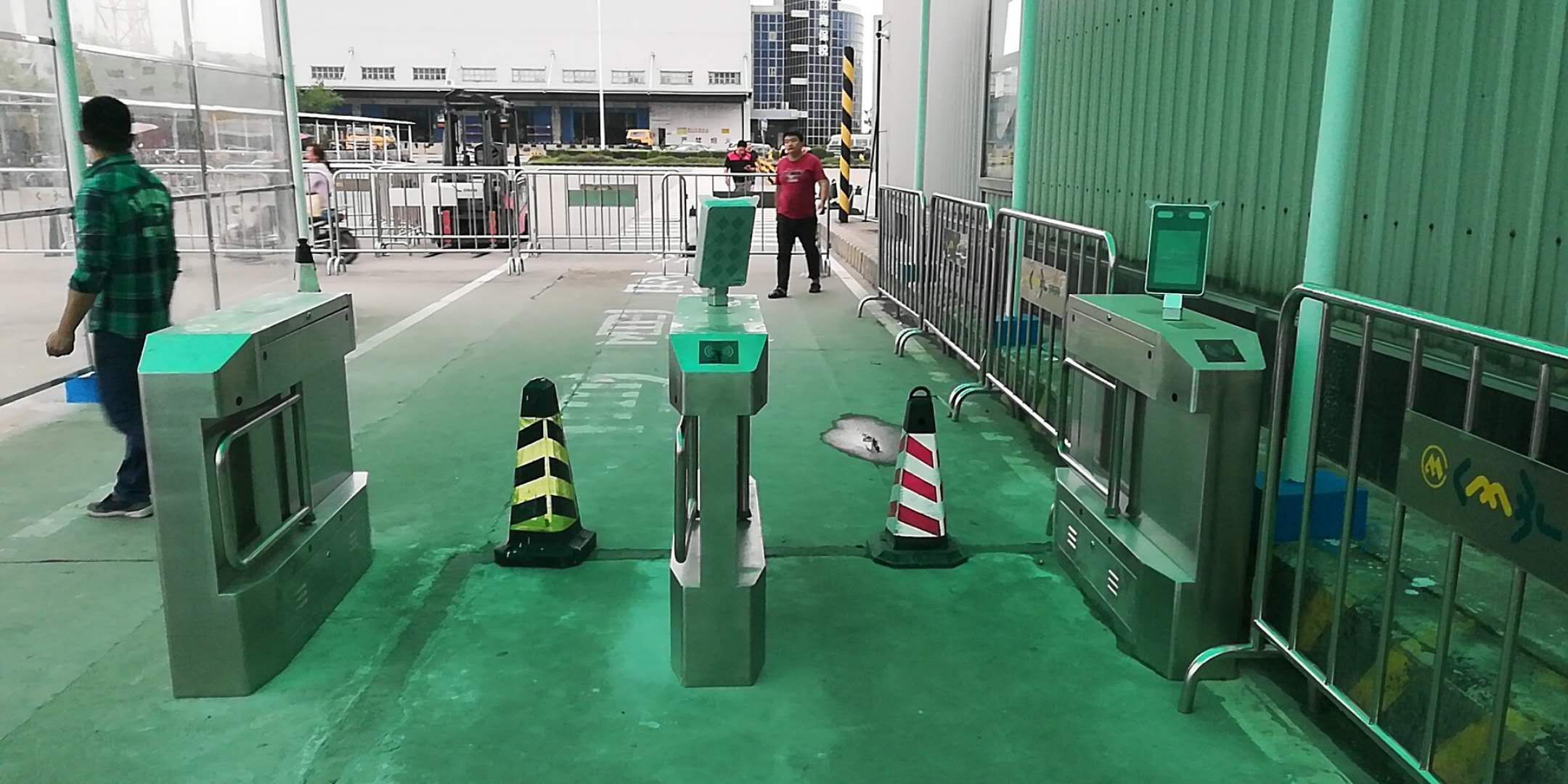 擺閘,三輥閘,速通閘,旋轉(zhuǎn)閘,平移閘,一字閘,人臉識別，